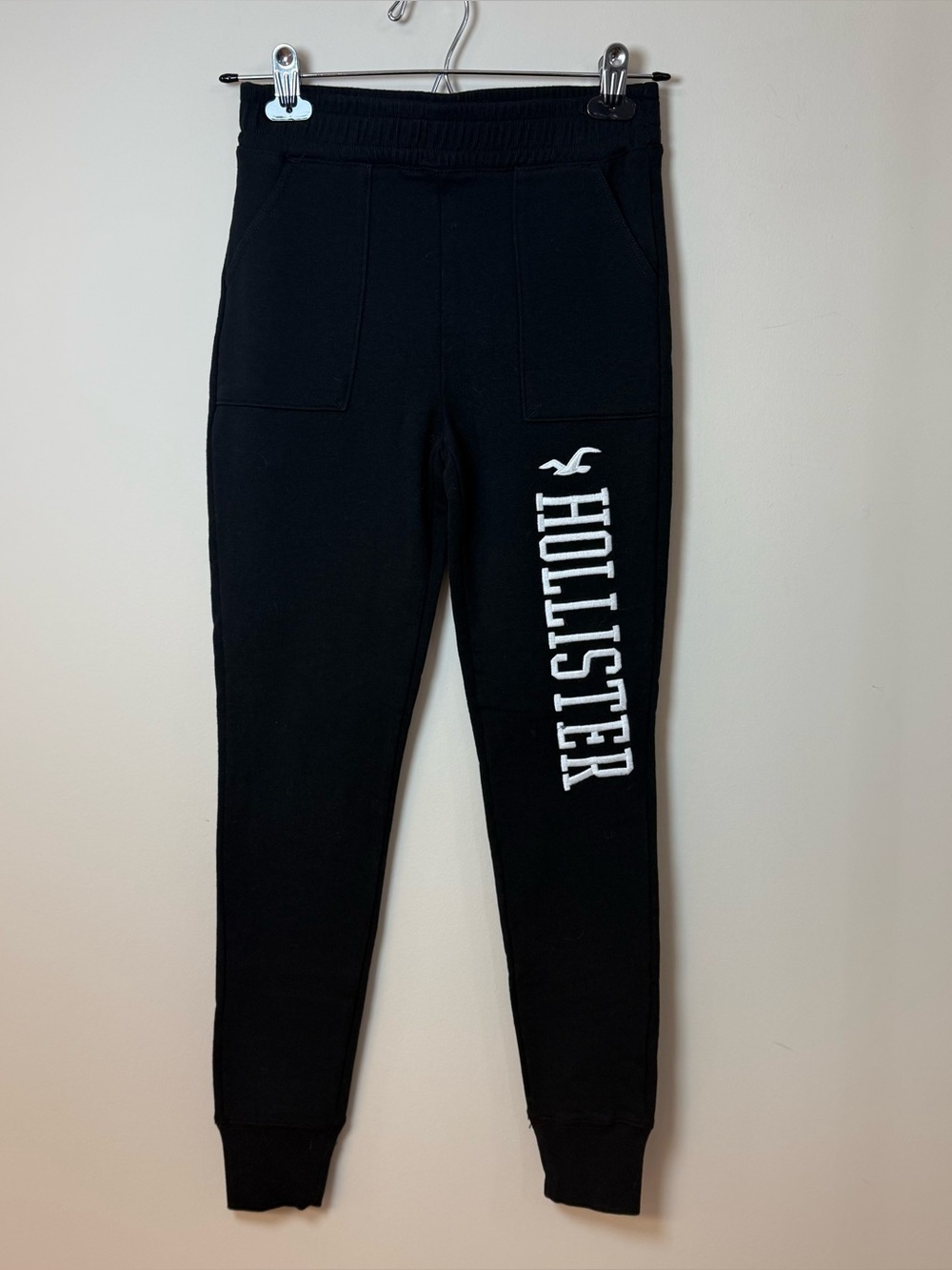 Hollister Black Sweatpants Ultra High Rise Joggers Loungewear – Size XS NWT